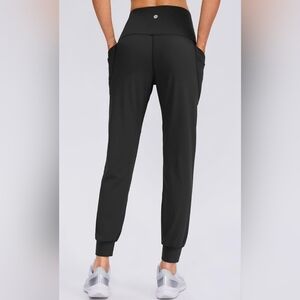 NWOT VIODIA Women's High-Waisted Athletic Joggers with Pockets Size M